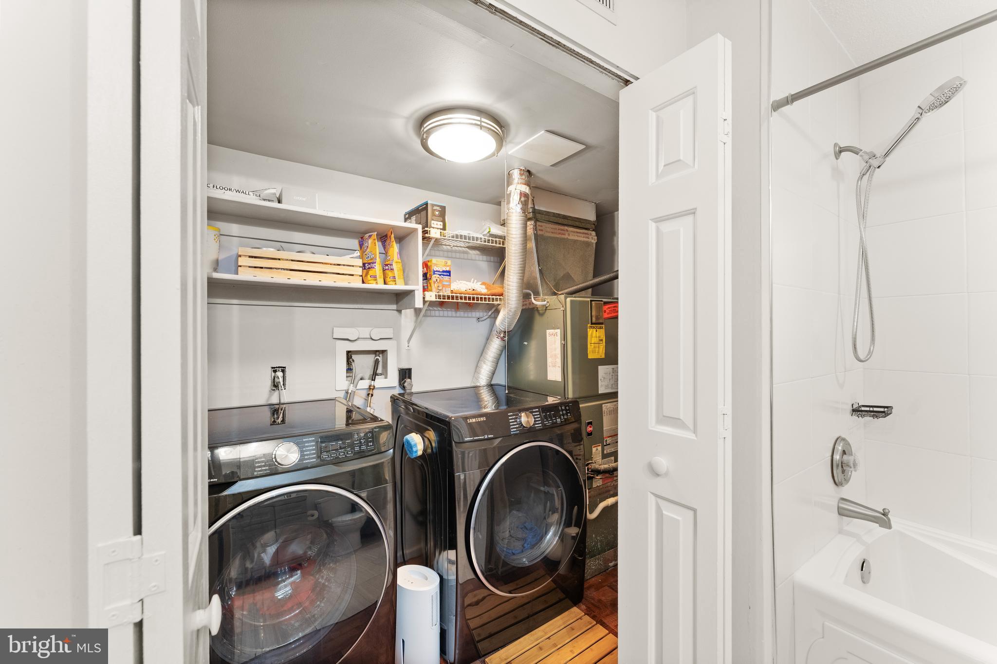 124 Fort Evans Road Southeast, Unit B Leesburg, VA 20175 - Photo 19 of 39 Full-size washer/dryer