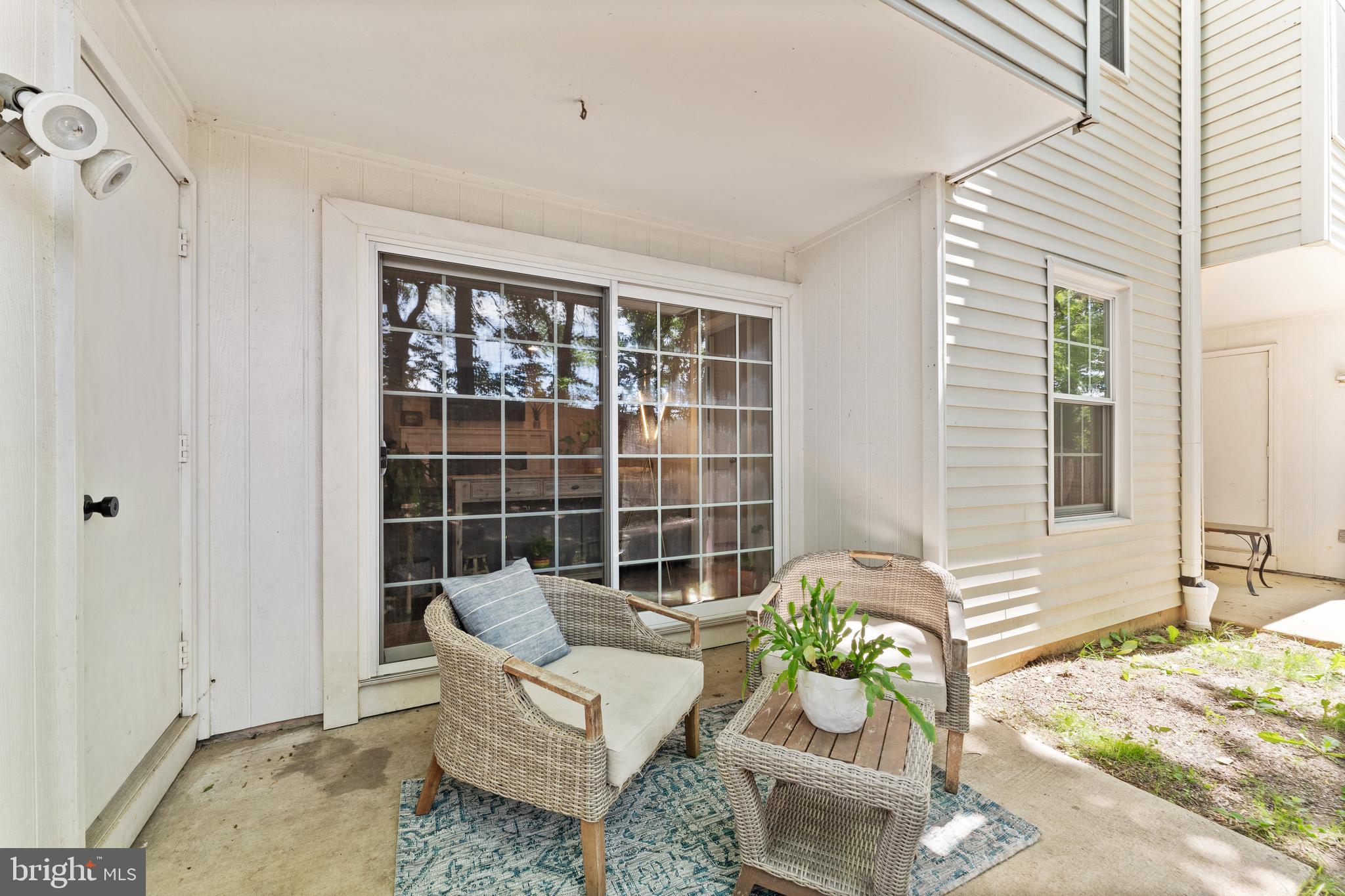 124 Fort Evans Road Southeast, Unit B Leesburg, VA 20175 - Photo 24 of 39 Partially covered patio