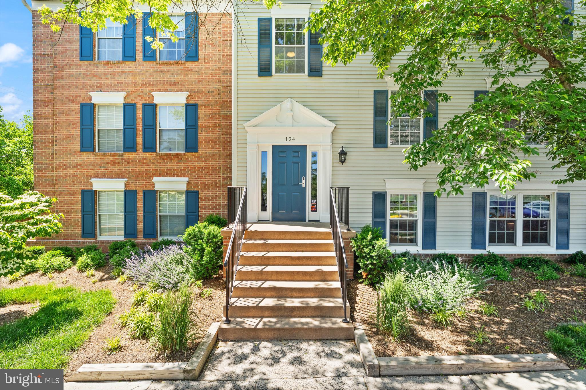 124 Fort Evans Road Southeast, Unit B Leesburg, VA 20175 - Photo 29 of 39 Well-maintained and well-appointed condo