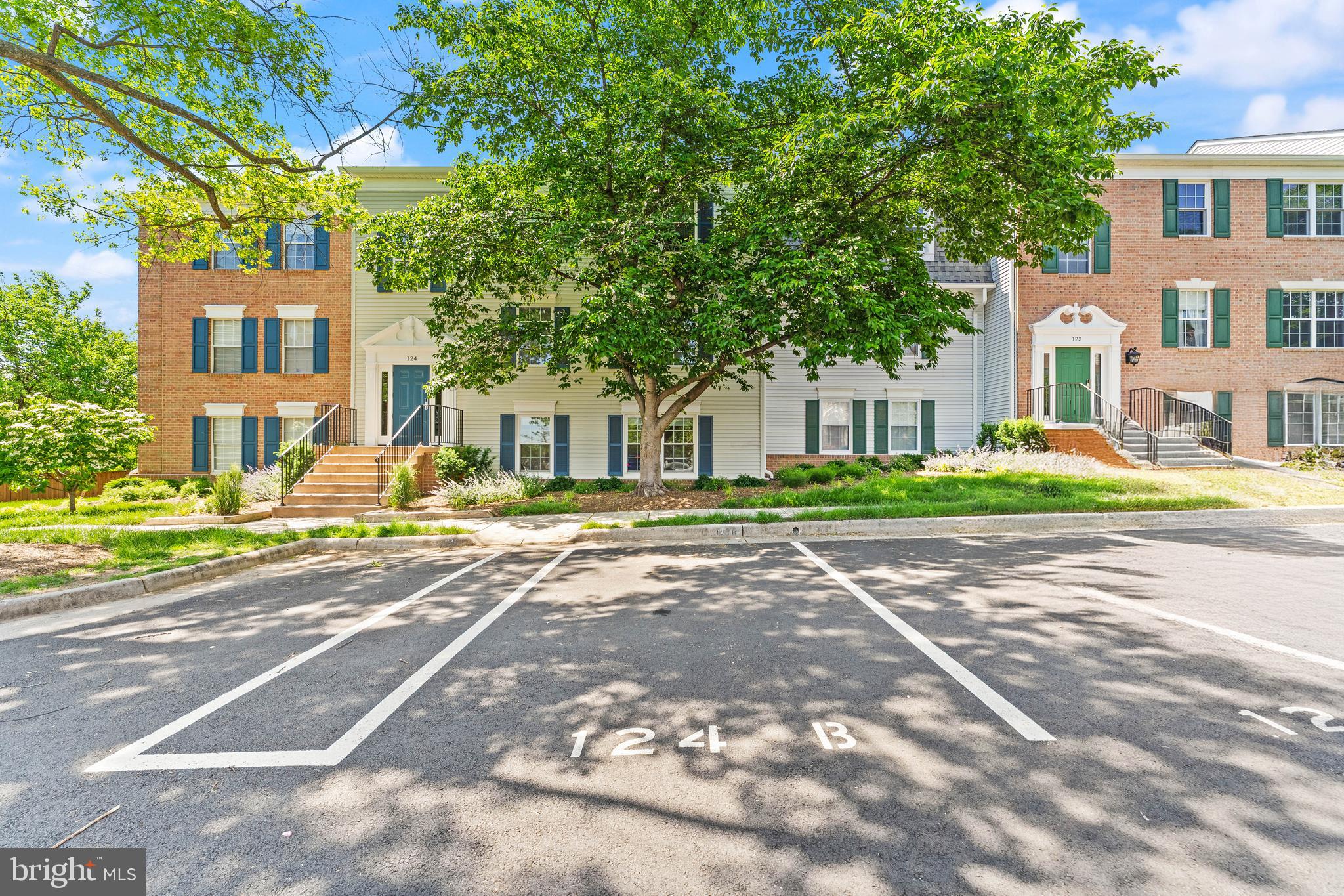 124 Fort Evans Road Southeast, Unit B Leesburg, VA 20175 - Photo 30 of 39 Well-maintained and well-appointed condo