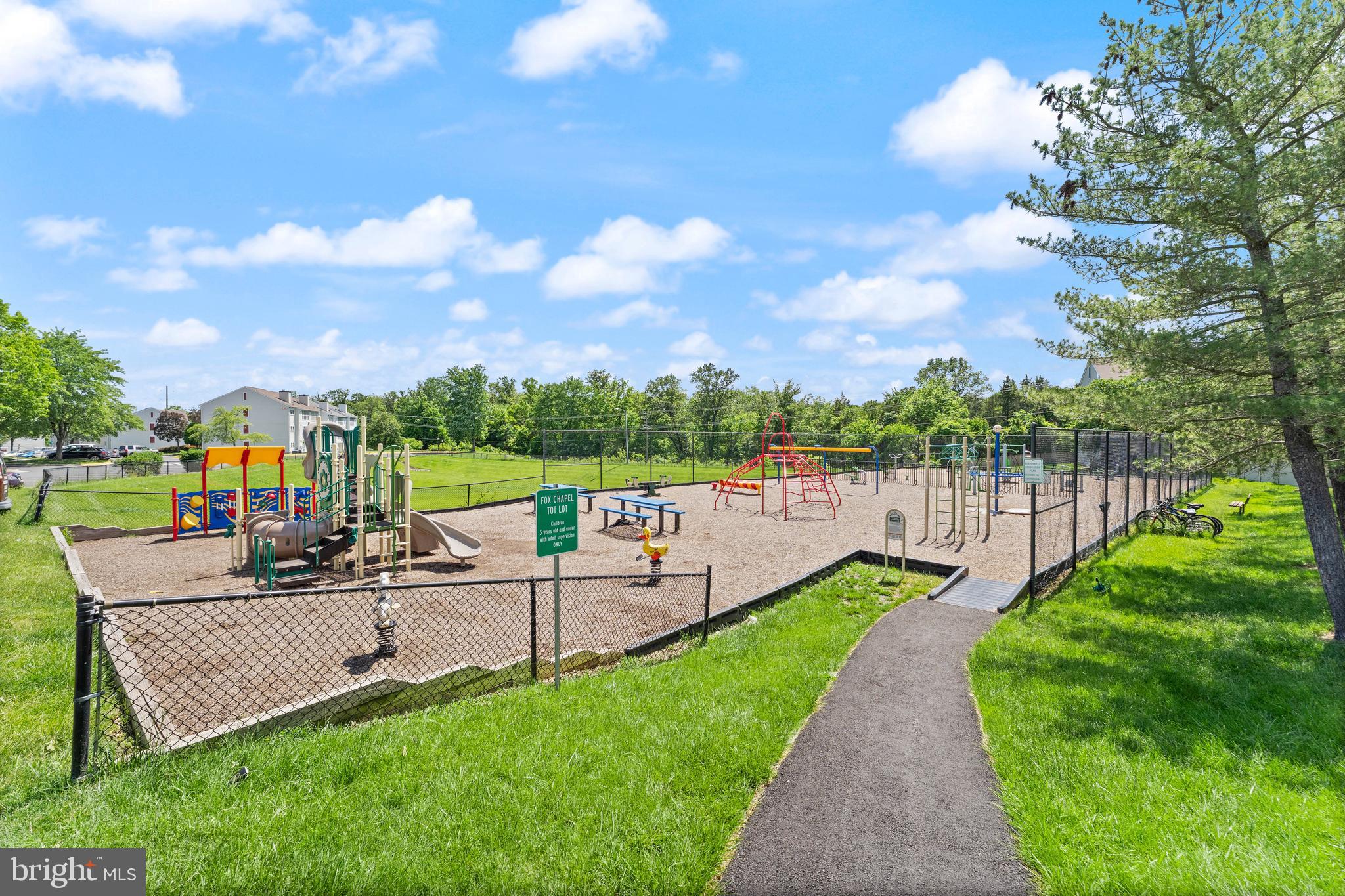 124 Fort Evans Road Southeast, Unit B Leesburg, VA 20175 - Photo 35 of 39 Playground
