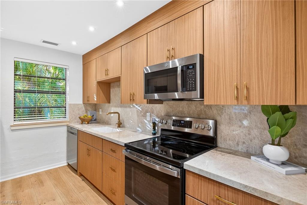 1275 8th Avenue North Naples, FL 34102 - Photo 13 of 32