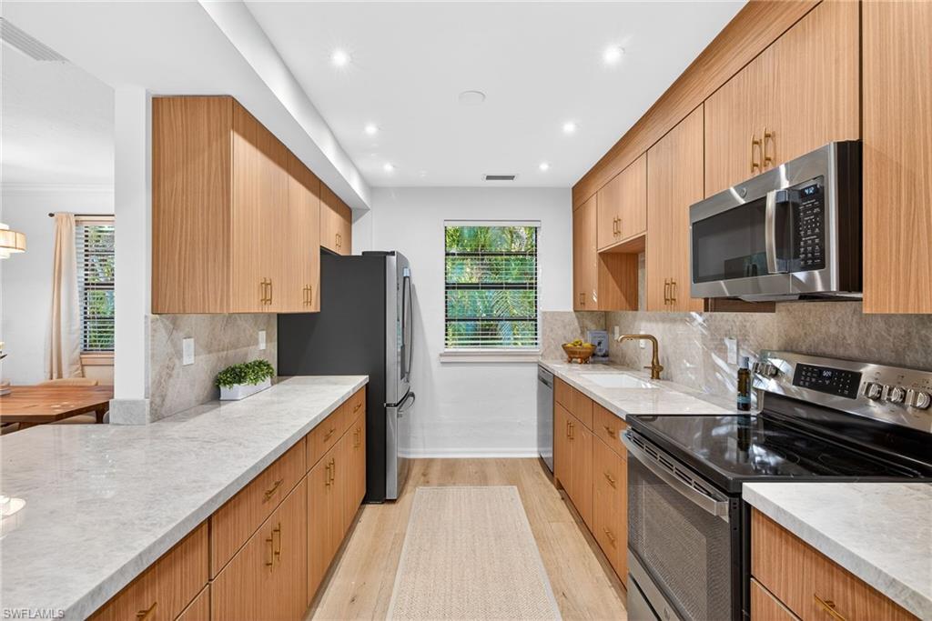 1275 8th Avenue North Naples, FL 34102 - Photo 9 of 32