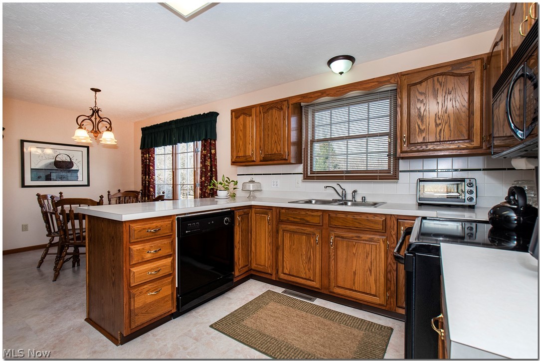 12709 Darrow Road Vermilion, OH 44089 - Photo 17 of 35