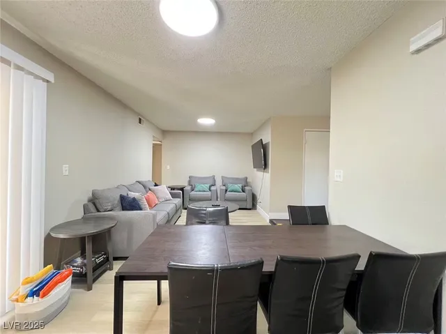 $3,000 | 3087 Capistrano Court, Las Vegas, NV 89121