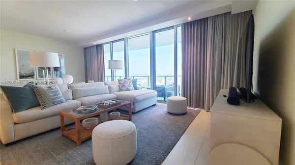 $2,100,000 | 3100 North Ocean Drive, Unit P1206, Singer Island, FL 33404