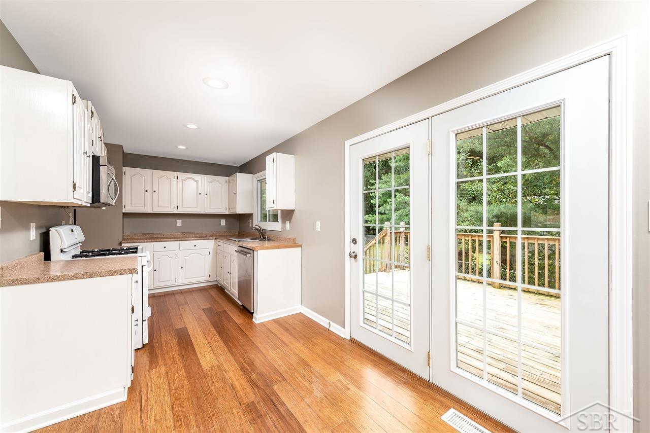639 South Homer Road Midland, MI 48640 - Photo 9 of 44 50088486-8.JPG
