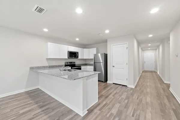 $2,300 | 630 Whispering Creek Avenue, Freeport, FL 32439