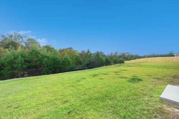$2,300 | 630 Whispering Creek Avenue, Freeport, FL 32439