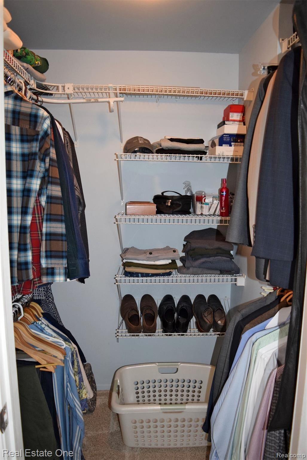 2706 Powderhorn Ridge Road Rochester, MI 48309 - Photo 17 of 48 Master walk-in closet.