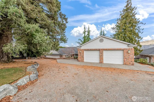 $4,500,000 | 4102 Us Highway, Chelan, WA 98816