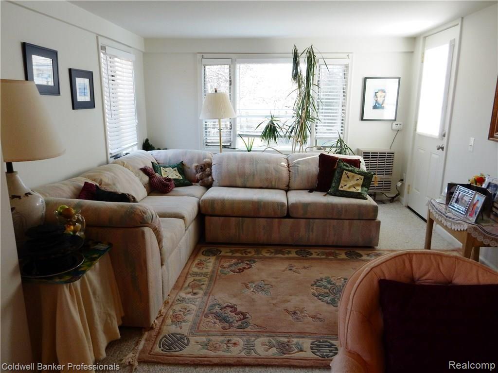200 Ridgemont Road Grosse Pointe, MI 48236 - Photo 17 of 23 17.JPG