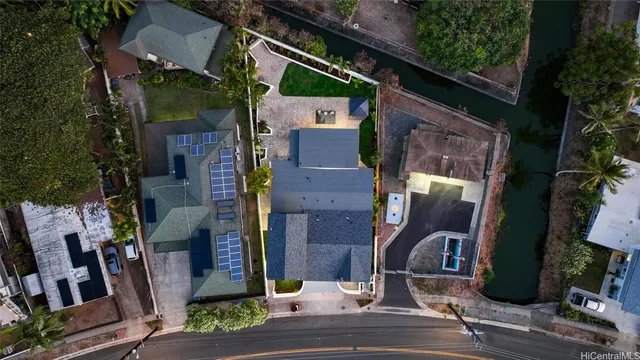 a view of an outdoor space