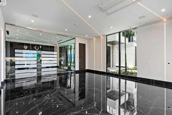 $40,000,000 | 372 East Alexander Palm Road, Boca Raton, FL 33432