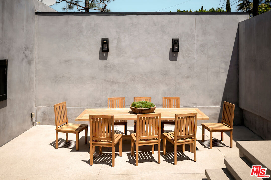 2235 Gloaming Way Beverly Hills, CA 90210 - Photo 5 of 33