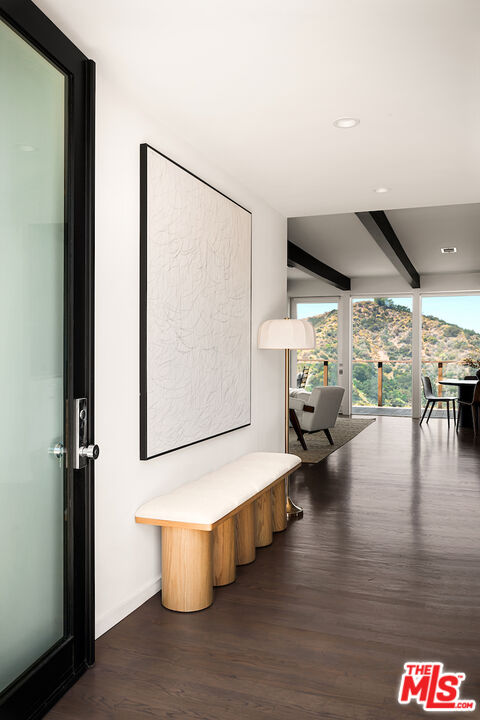 2235 Gloaming Way Beverly Hills, CA 90210 - Photo 7 of 33