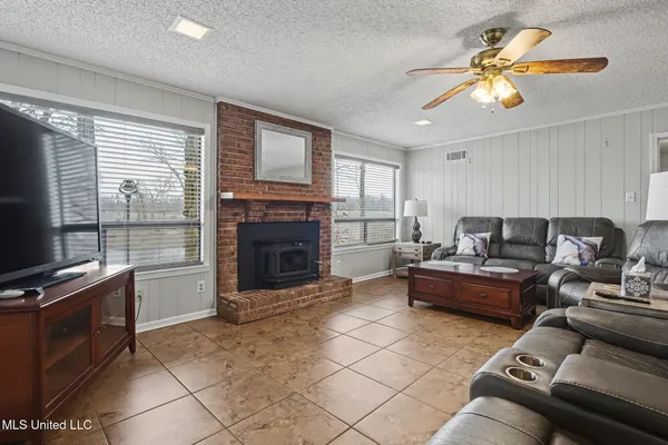 $475,000 | 1996 Tanyard Road, Hernando, MS 38632