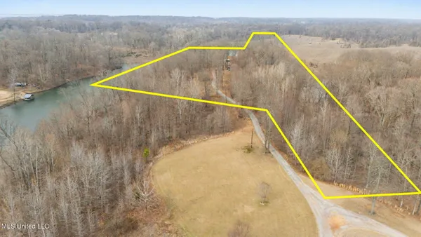 $475,000 | 1996 Tanyard Road, Hernando, MS 38632