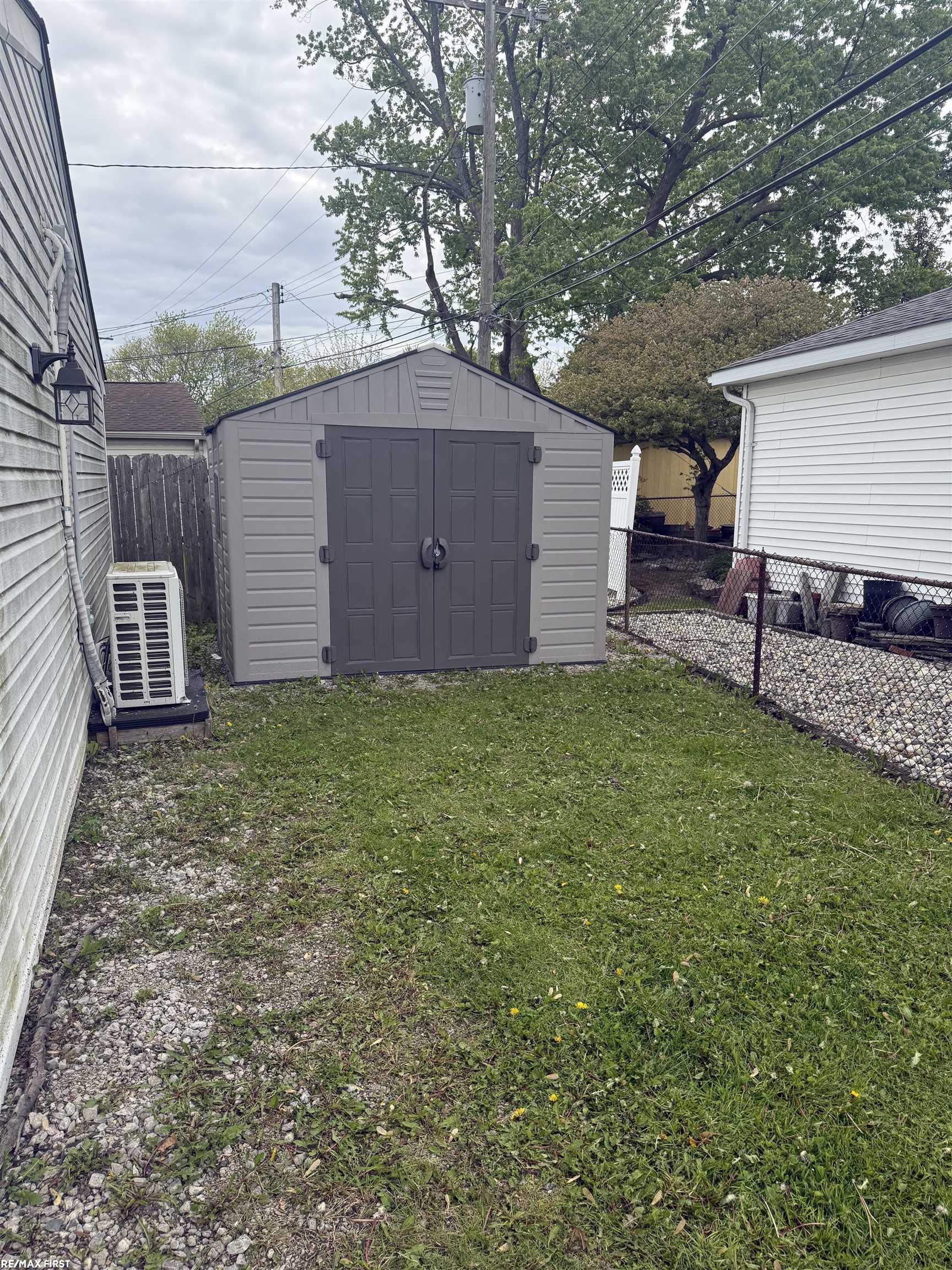 17851 Rainbow Road Fraser, MI 48026 - Photo 23 of 26