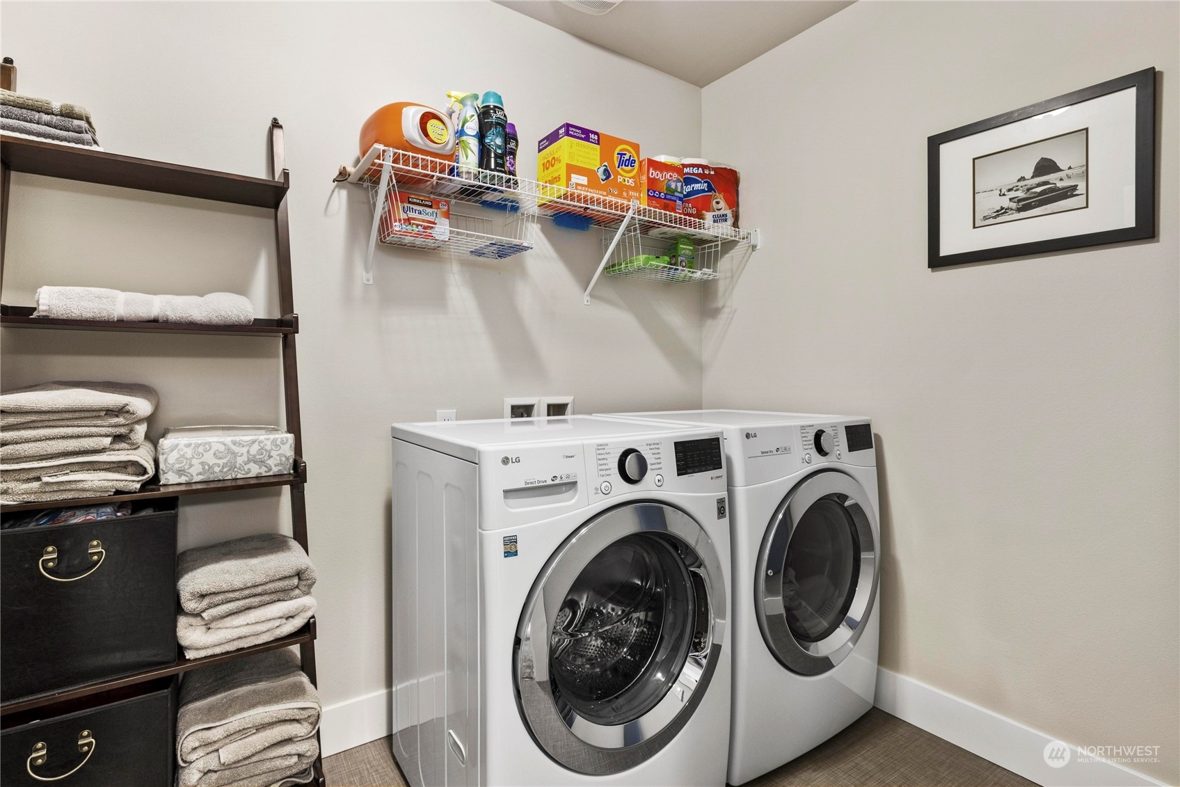 111 Love Drive Enumclaw, WA 98022 - Photo 26 of 34 a utility room with dryer and washer
