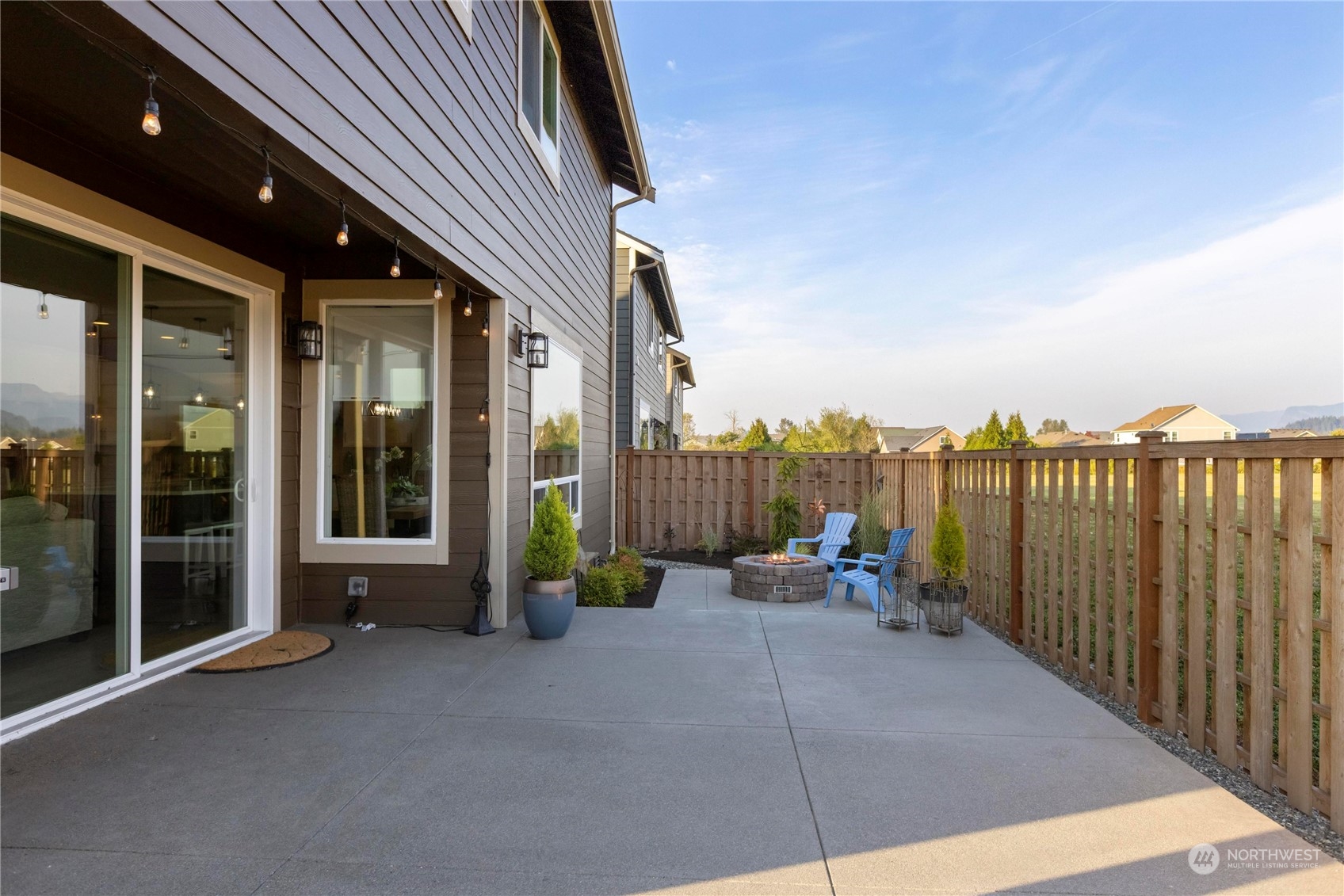 111 Love Drive Enumclaw, WA 98022 - Photo 28 of 34 a view of a terrace with sitting area