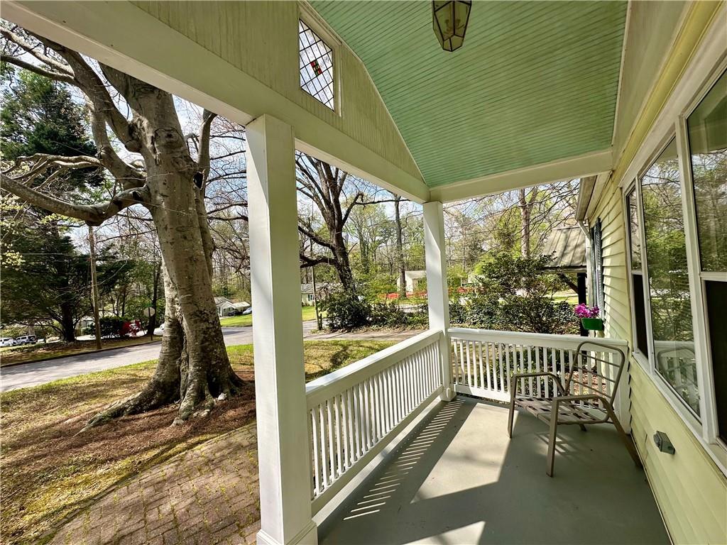 592 Scott Circle Decatur, GA 30033 - Photo 3 of 33