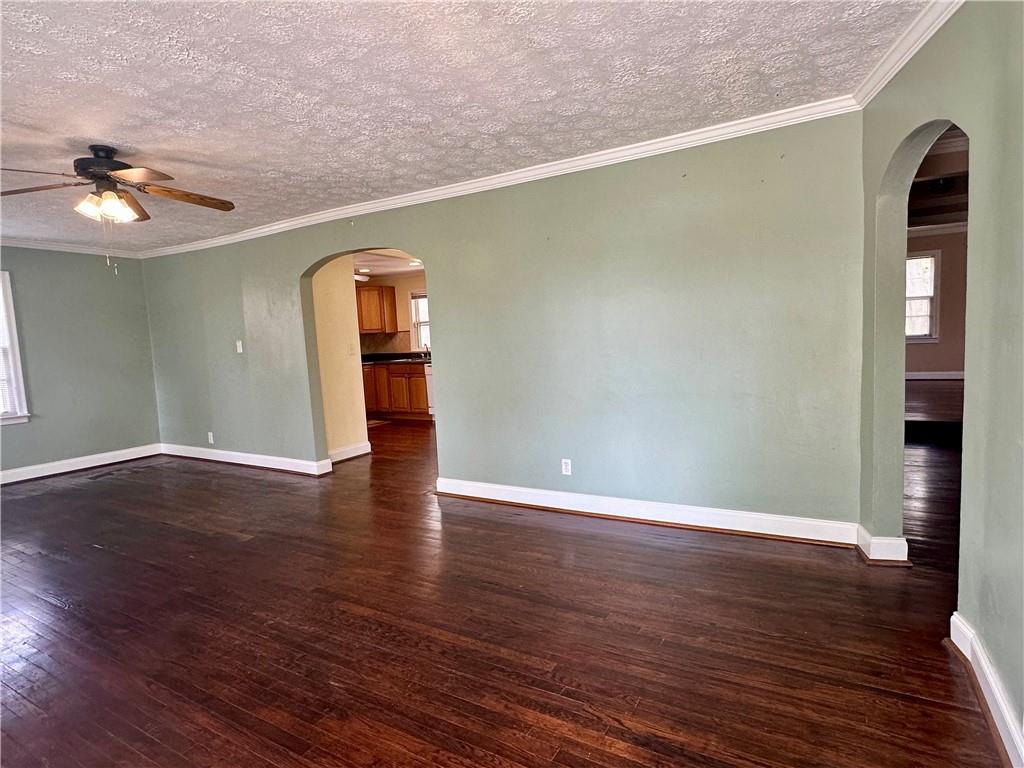 592 Scott Circle Decatur, GA 30033 - Photo 4 of 33