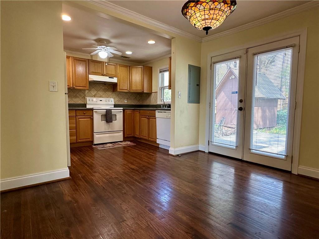 592 Scott Circle Decatur, GA 30033 - Photo 9 of 33