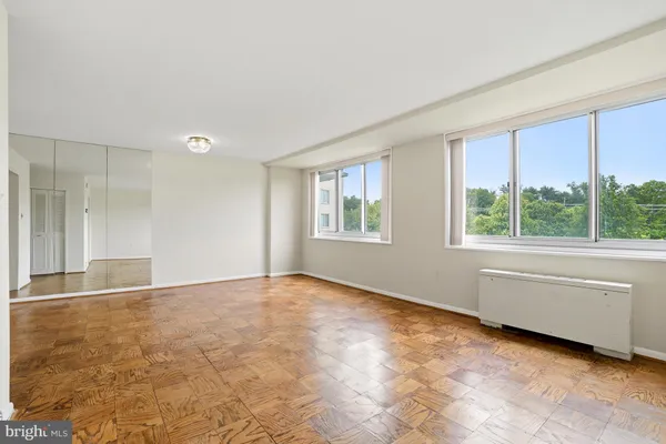 $179,000 | 10500 Rockville Pike, Unit 605, Rockville, MD 20852