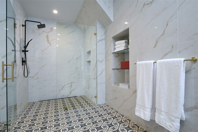 $5,950,000 | 5005 Los Feliz Boulevard, Los Angeles, CA 90027