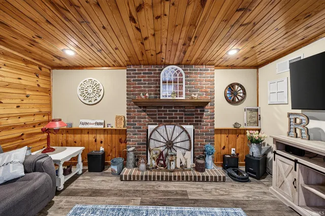 $335,000 | 10021 Lanter Court, Osceola, IN 46561