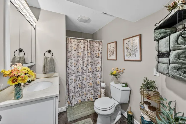 $335,000 | 10021 Lanter Court, Osceola, IN 46561