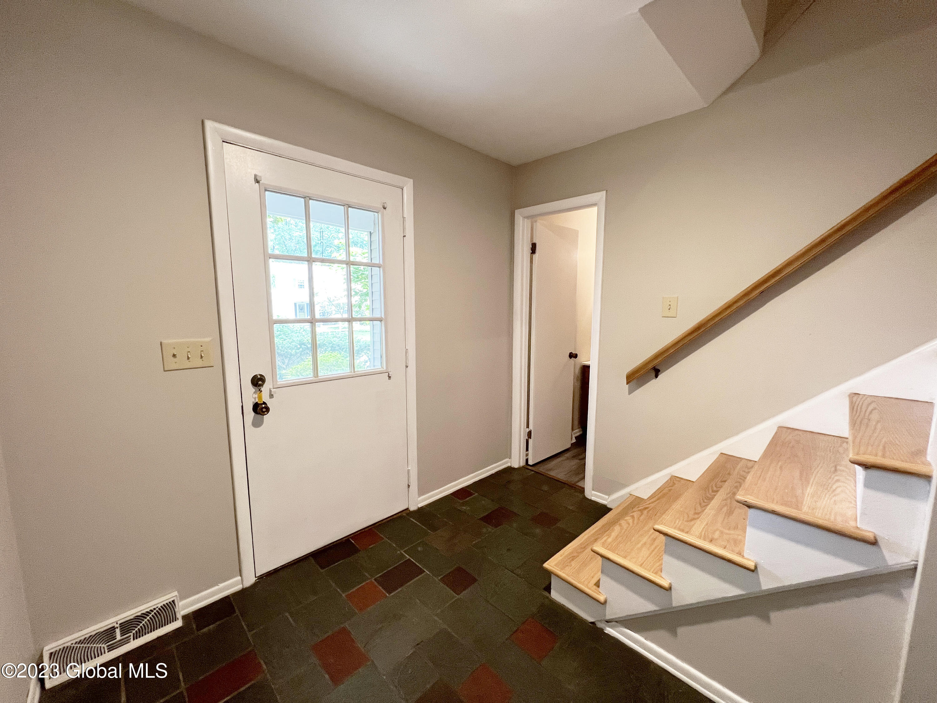 10 Sussex Road Bethlehem, NY 12077 - Photo 9 of 49 10sussex (28)
