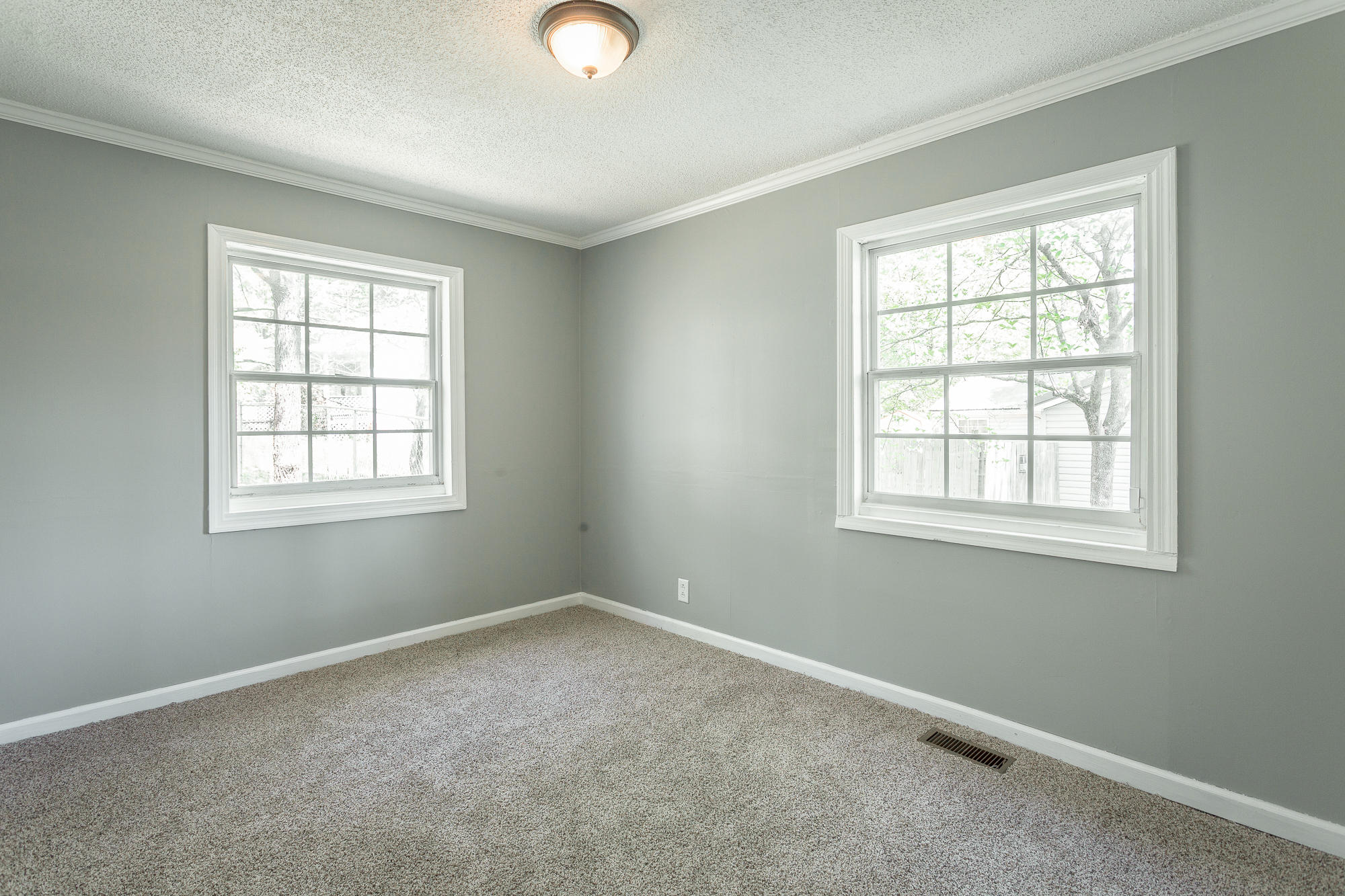 5301 State Line Road Chattanooga, TN 37412 - Photo 14 of 17 Bedroom