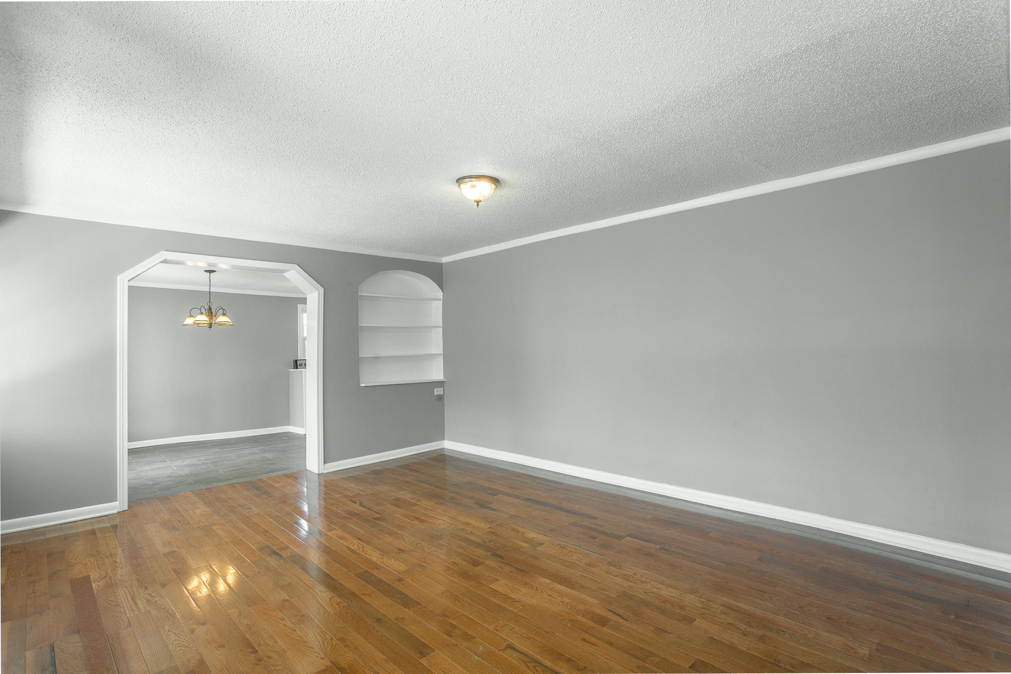 5301 State Line Road Chattanooga, TN 37412 - Photo 5 of 17 Living Room
