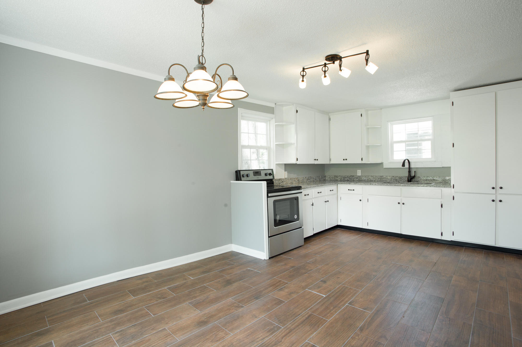 5301 State Line Road Chattanooga, TN 37412 - Photo 6 of 17 Dining/Kitchen