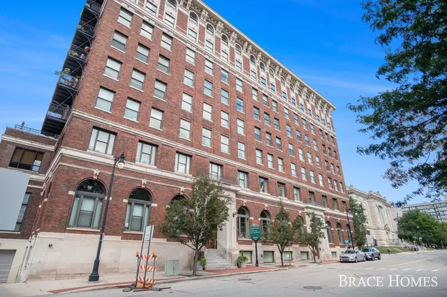 $489,900 | 27 Library Street Northeast, Unit 702, Grand Rapids, MI 49503