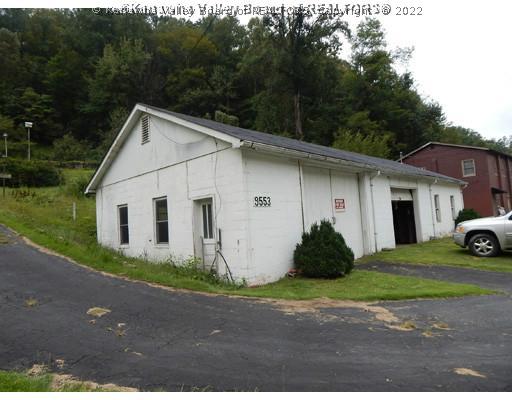 Garage.