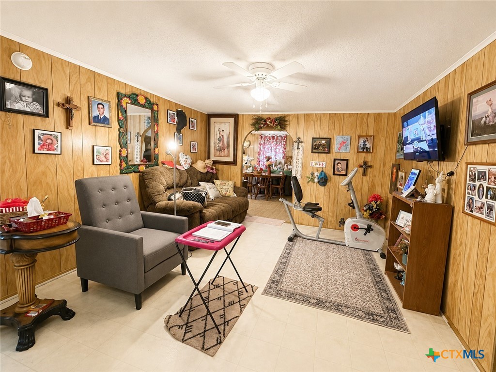 109 South Colorado Street Edna, TX 77957 - Photo 3 of 11
