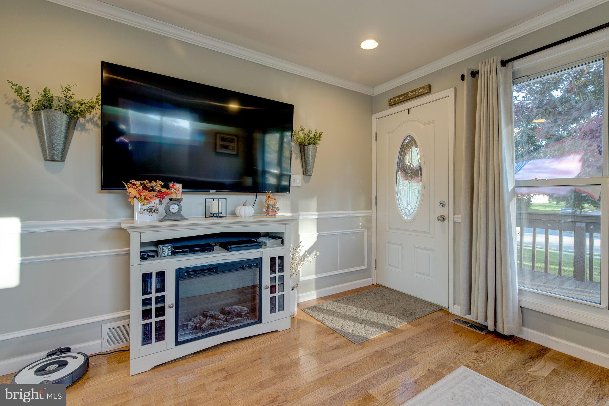 206 Tuscany Road Aston, PA 19014 - Photo 3 of 30 Gallery Image 3