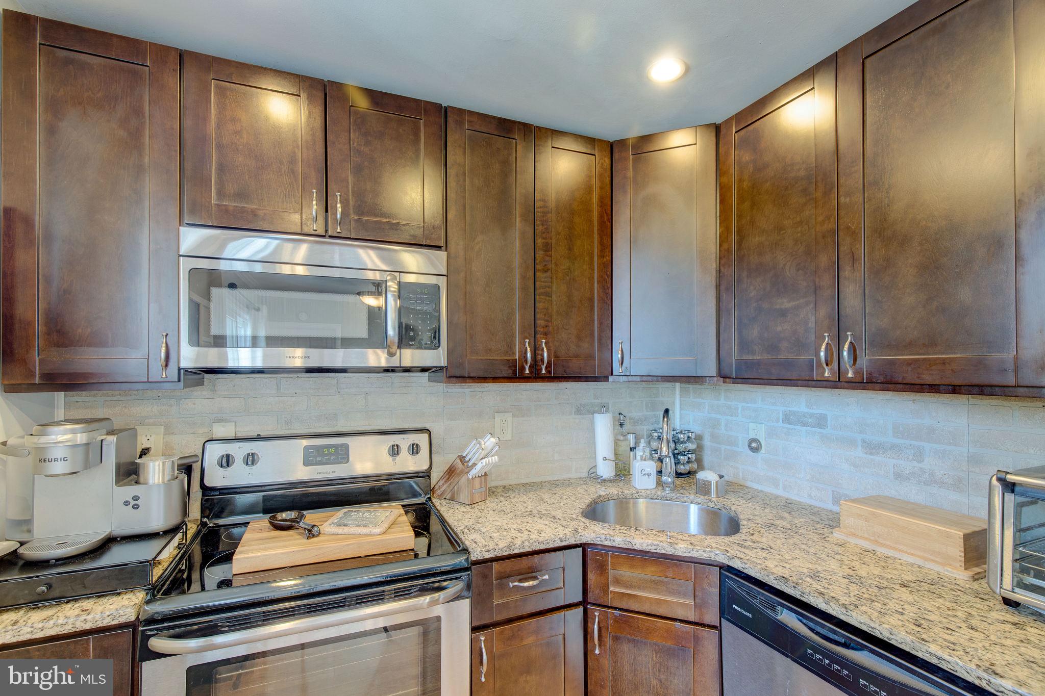 206 Tuscany Road Aston, PA 19014 - Photo 8 of 30 Gallery Image 8