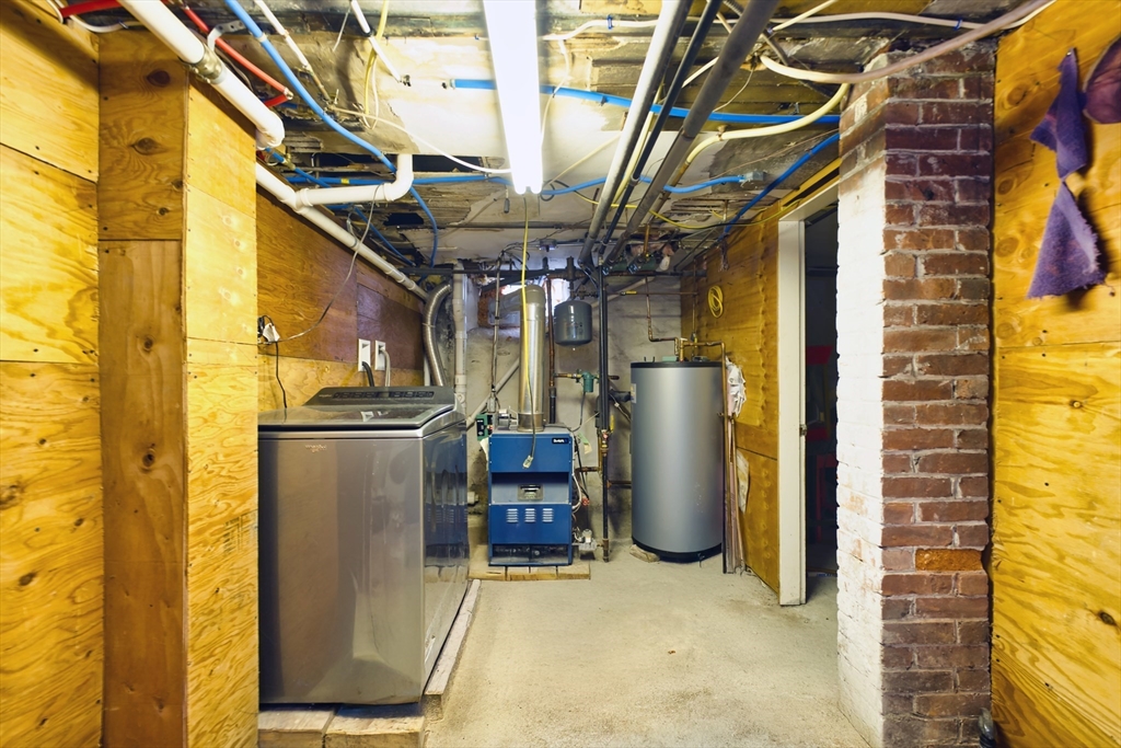 355 Peckham Street Fall River, MA 02724 - Photo 15 of 16