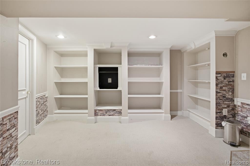 875 Meadowlake Road Canton, MI 48188 - Photo 23 of 34