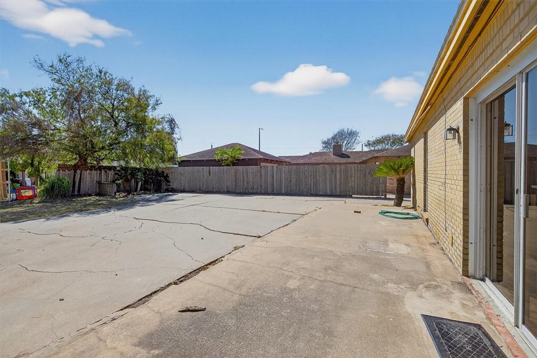 6418 Long Circle Corpus Christi, TX 78413 - Photo 40 of 40 a view of a house with a yard