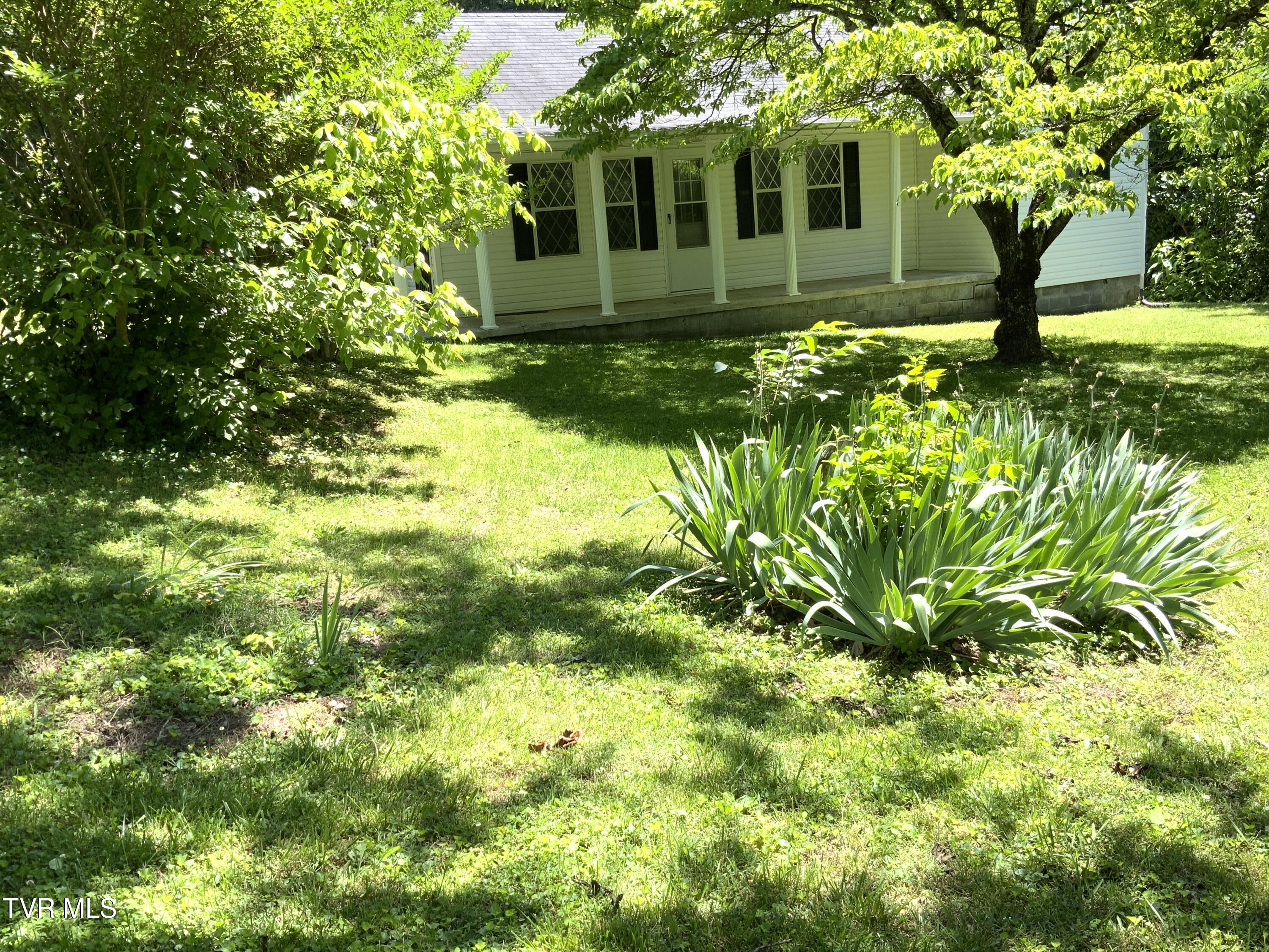 615 South Armstrong Road Rogersville, TN 37857 - Photo 3 of 17 IMG_3260