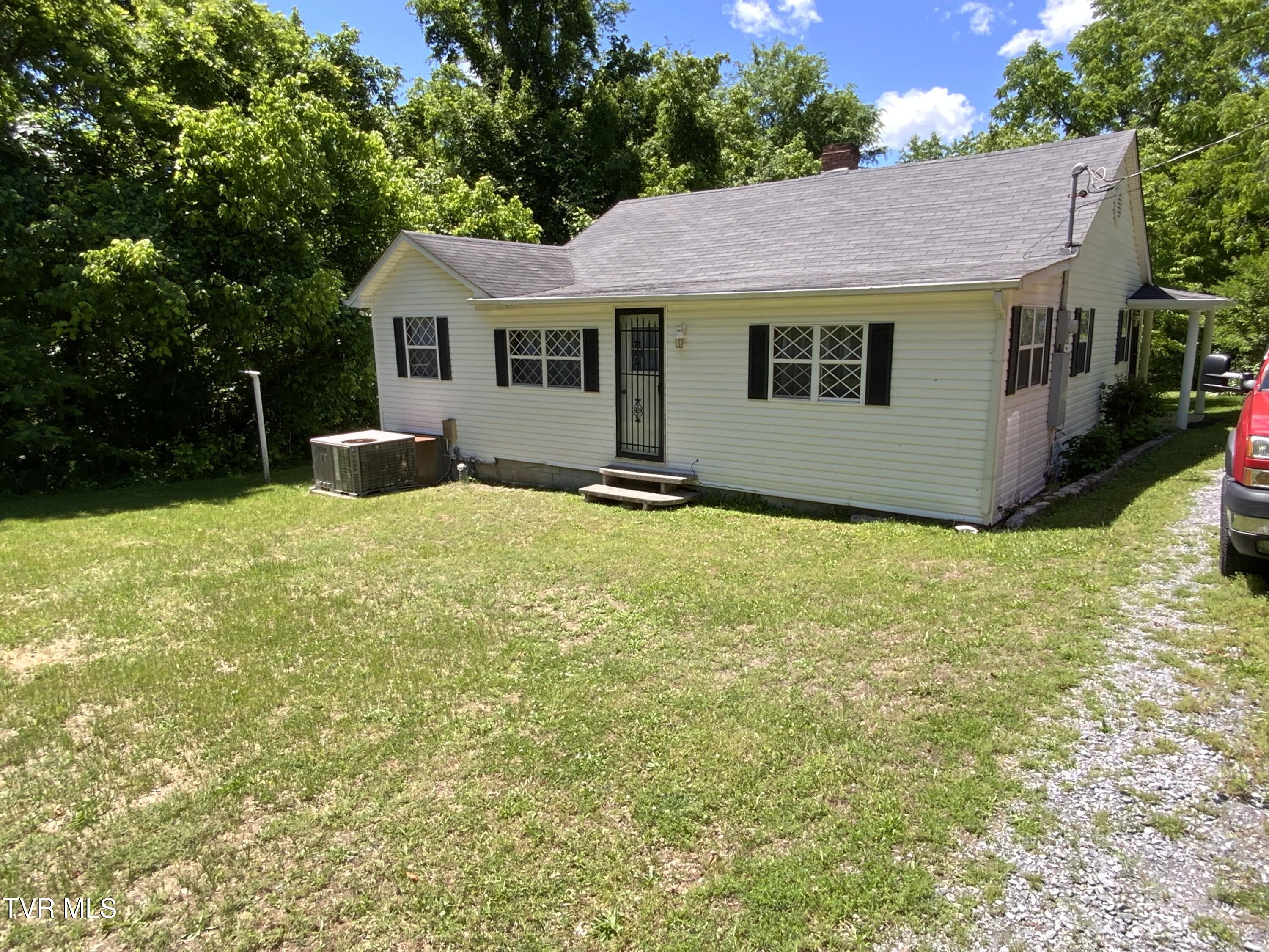 615 South Armstrong Road Rogersville, TN 37857 - Photo 4 of 17 IMG_3261