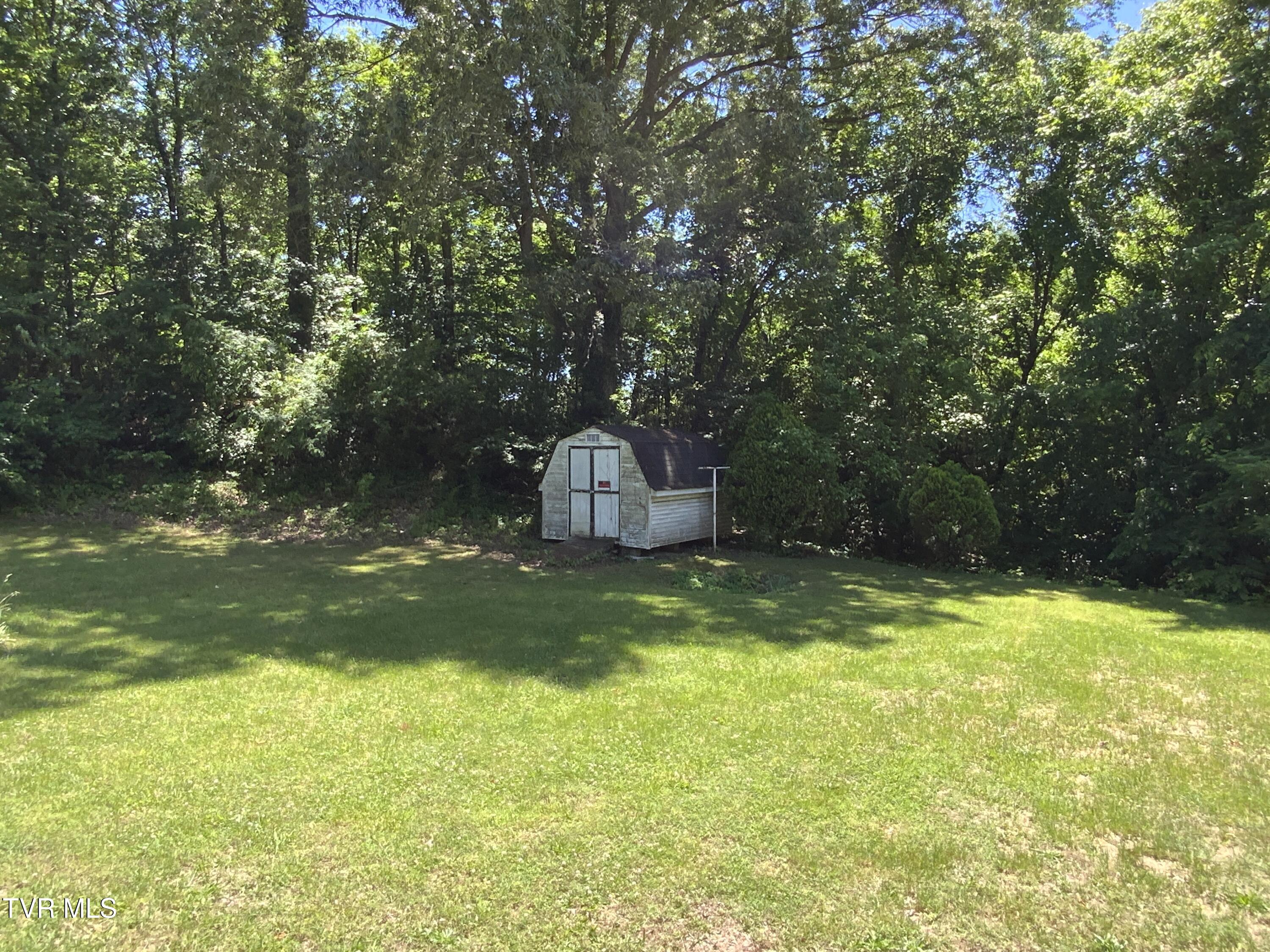 615 South Armstrong Road Rogersville, TN 37857 - Photo 5 of 17 IMG_3262
