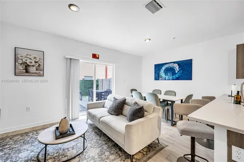 $4,000 | 170 Northwest 158th Street, Unit 2, Miami, FL 33169