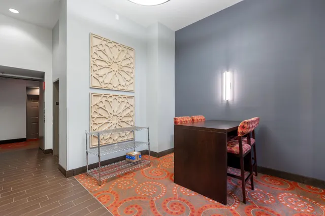 $2,395 | 680 North 2nd Street, Unit 403, Minneapolis, MN 55401