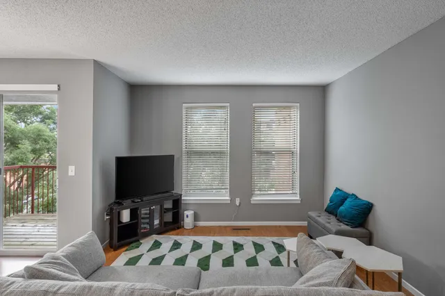 $2,395 | 680 North 2nd Street, Unit 403, Minneapolis, MN 55401